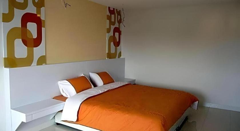 Nana Chat Bangsaen Hotel 시 라차 외부 사진