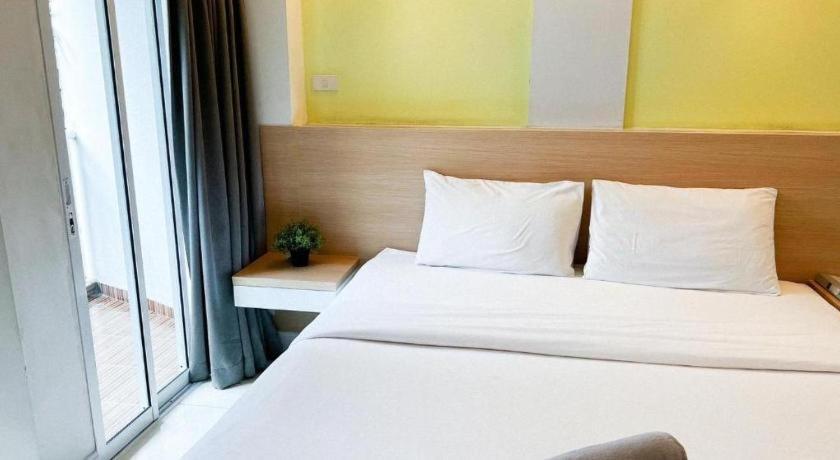 Nana Chat Bangsaen Hotel 시 라차 외부 사진