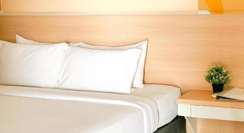 Nana Chat Bangsaen Hotel 시 라차 외부 사진