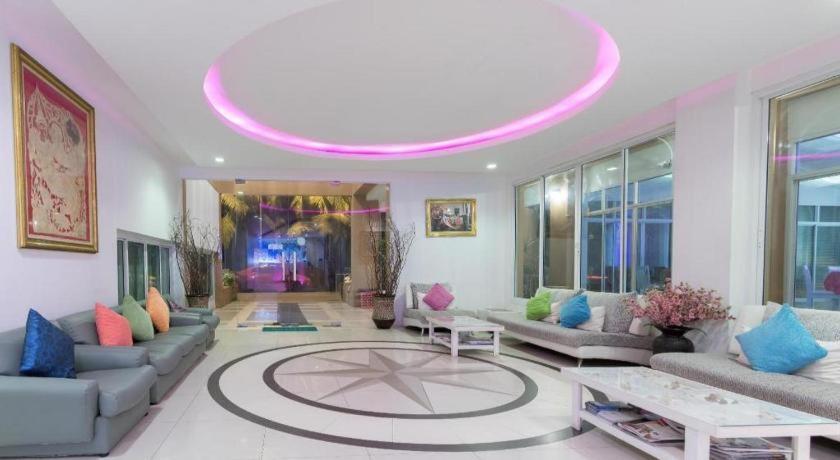 Nana Chat Bangsaen Hotel 시 라차 외부 사진